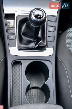 Універсал Volkswagen Passat 2011 в 