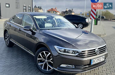 Седан Volkswagen Passat 2017 в Львове