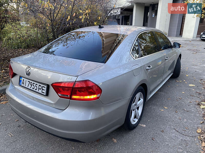 Седан Volkswagen Passat 2012 в Києві