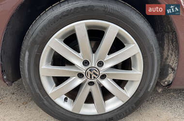 Седан Volkswagen Passat 2012 в 