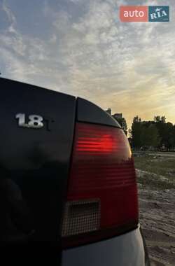 Седан Volkswagen Passat 1996 в 