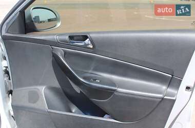Седан Volkswagen Passat 2006 в 