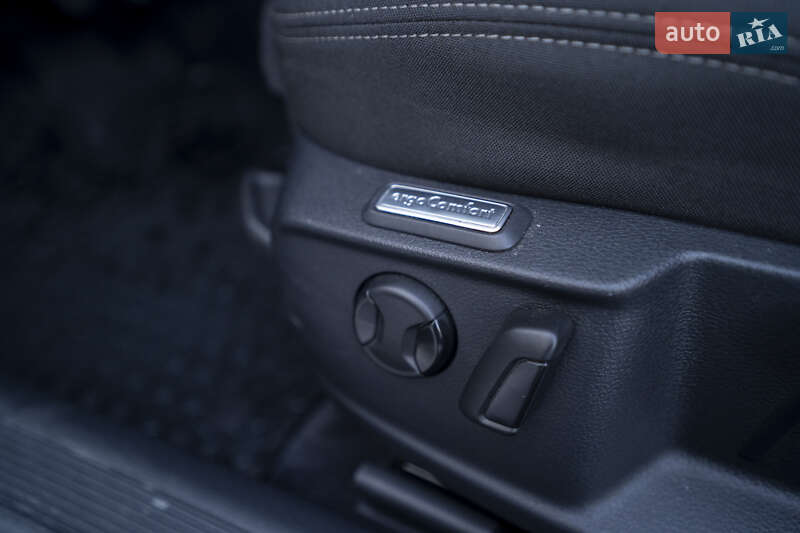 Універсал Volkswagen Passat 2018 в Києві фото 18 Універсал Volkswagen Passat 2018 в Києві