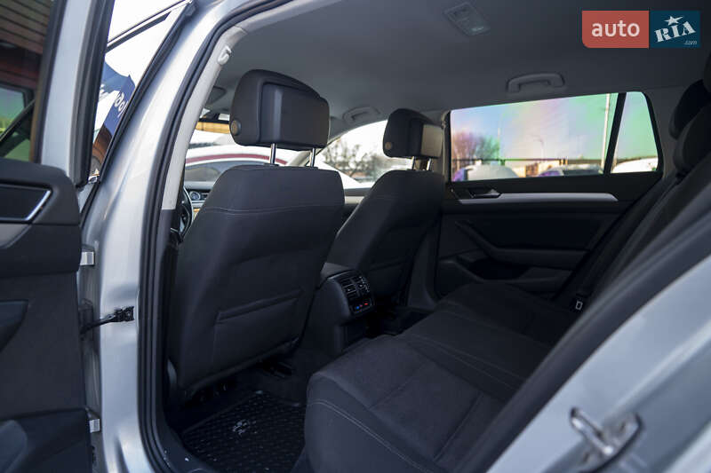 Універсал Volkswagen Passat 2018 в Києві фото 28 Універсал Volkswagen Passat 2018 в Києві