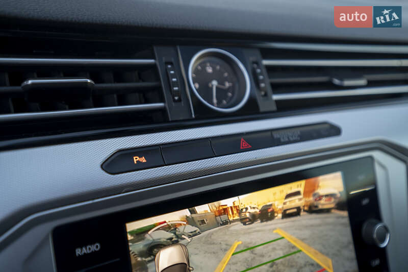 Універсал Volkswagen Passat 2018 в Києві фото 35 Універсал Volkswagen Passat 2018 в Києві
