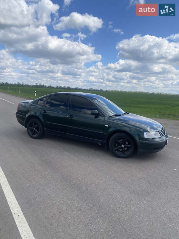 Седан Volkswagen Passat 1998 в Борисполе