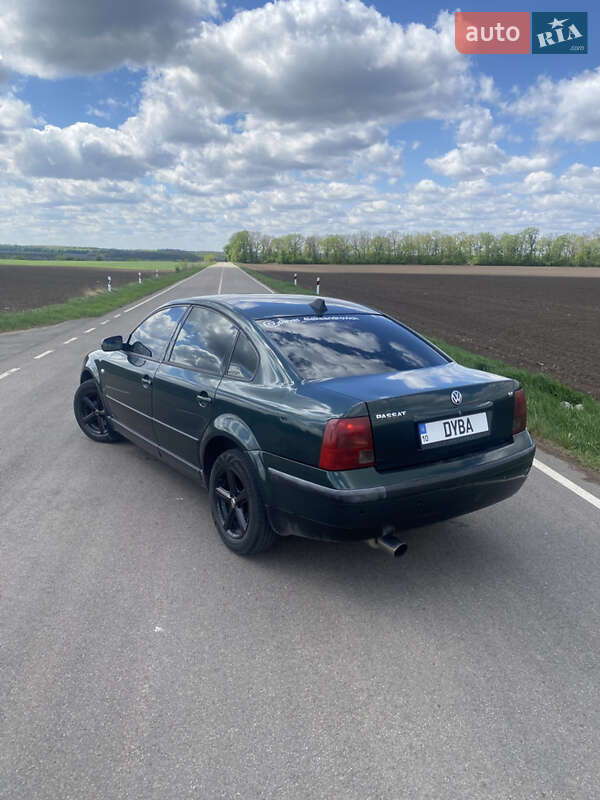 Седан Volkswagen Passat 1998 в Борисполе