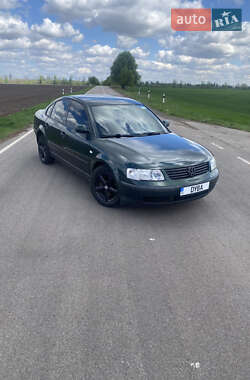 Седан Volkswagen Passat 1998 в 