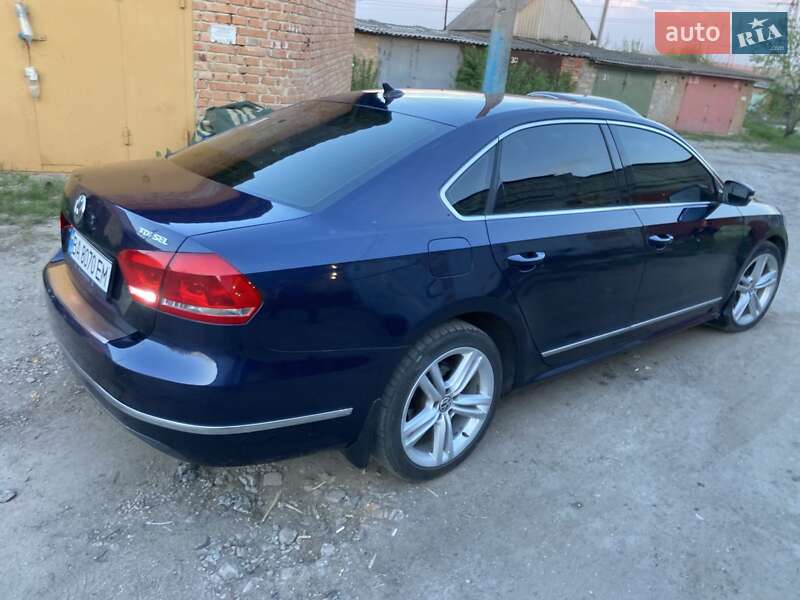 Седан Volkswagen Passat 2012 в Кропивницькому