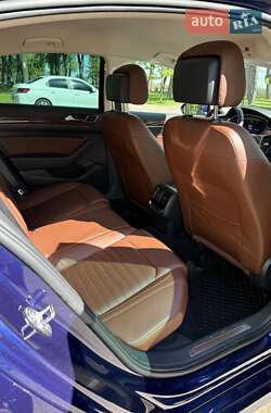 Седан Volkswagen Passat 2019 в 