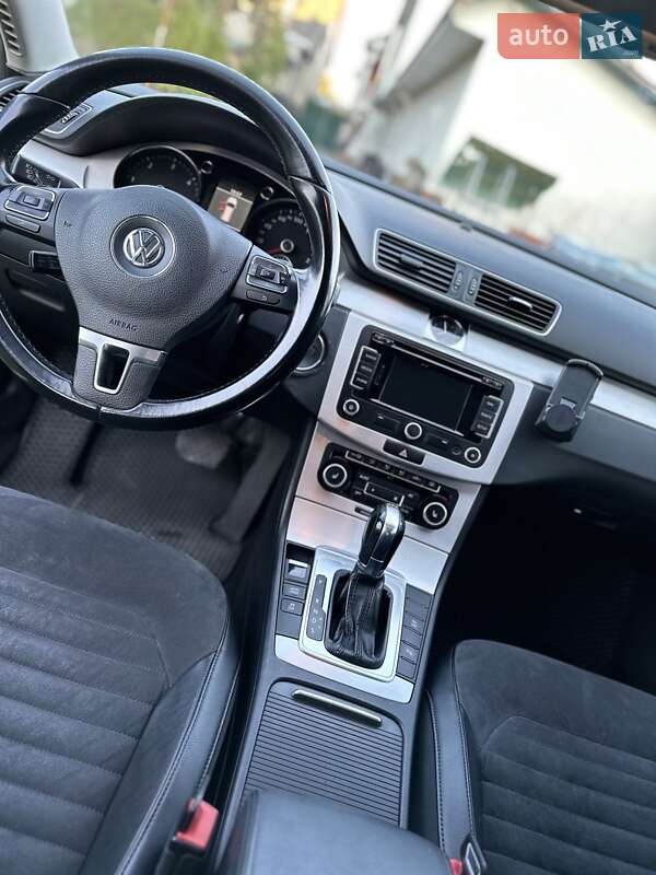 Универсал Volkswagen Passat 2012 в Тячеве