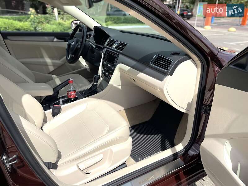 Седан Volkswagen Passat 2013 в Одессе