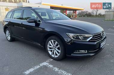 Универсал Volkswagen Passat 2015 в 