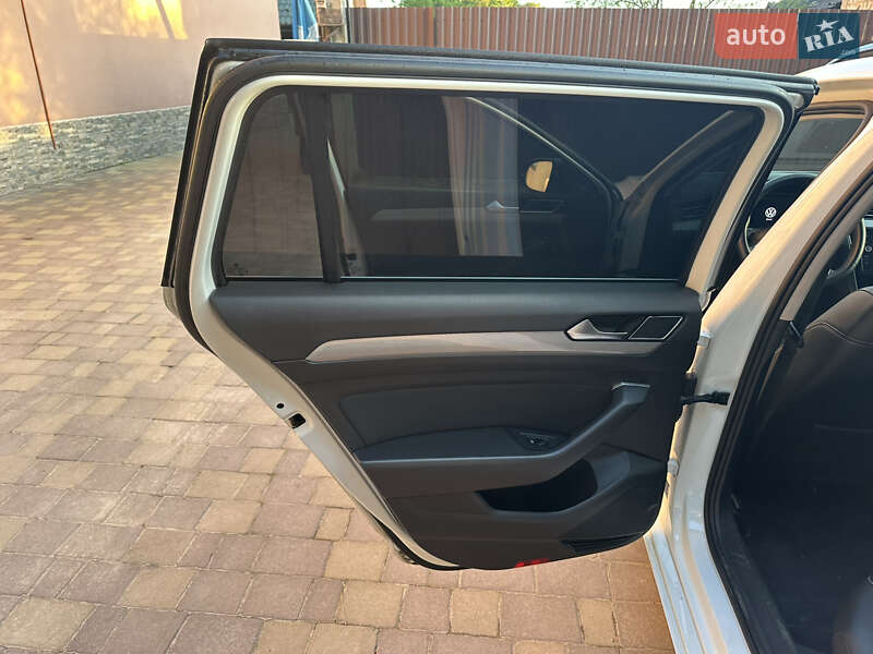 Универсал Volkswagen Passat 2020 в Бродах