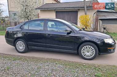Седан Volkswagen Passat 2005 в 