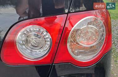 Седан Volkswagen Passat 2005 в 