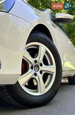 Универсал Volkswagen Passat 2012 в 