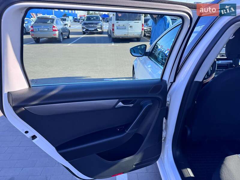 Универсал Volkswagen Passat 2012 в Виннице