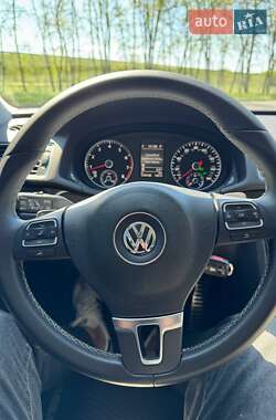 Седан Volkswagen Passat 2015 в 