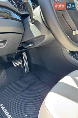 Седан Volkswagen Passat 2015 в 