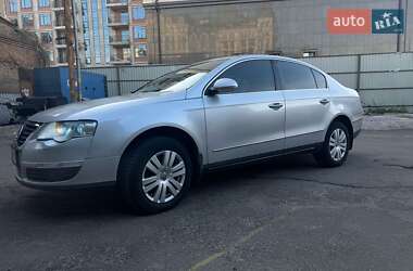 Седан Volkswagen Passat 2007 в Киеве