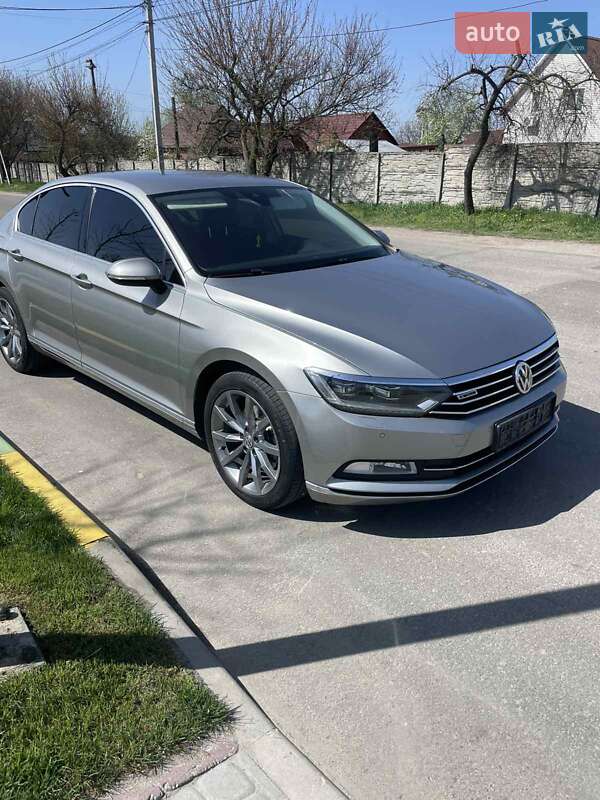 Седан Volkswagen Passat 2017 в Києві фото 7 Седан Volkswagen Passat 2017 в Києві