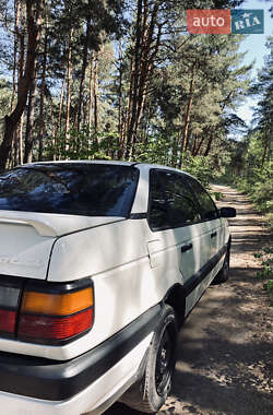 Седан Volkswagen Passat 1992 в 