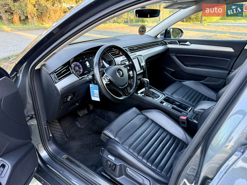 Универсал Volkswagen Passat 2015 в Дубно
