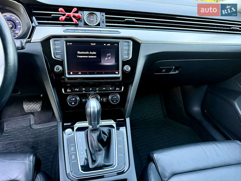Универсал Volkswagen Passat 2015 в Дубно
