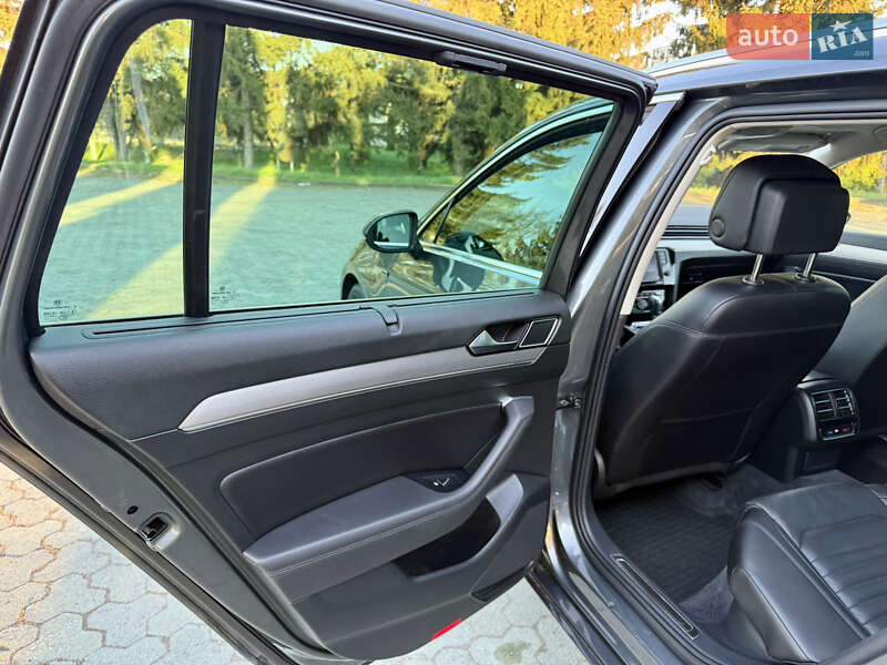 Универсал Volkswagen Passat 2015 в Дубно