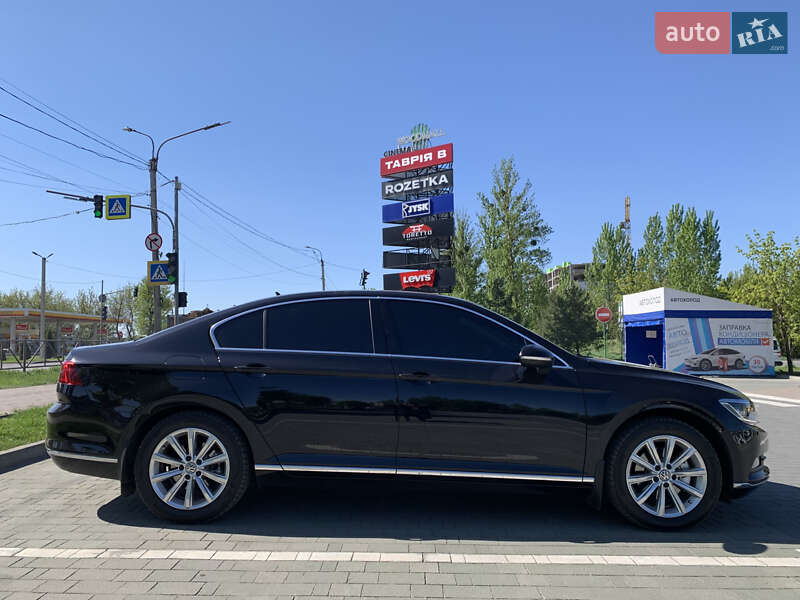 Седан Volkswagen Passat 2017 в Хмельницькому