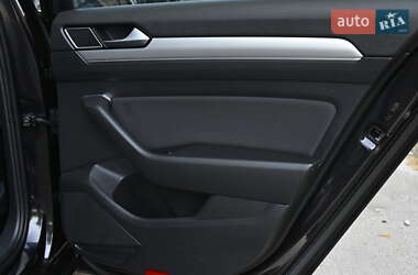 Седан Volkswagen Passat 2017 в 