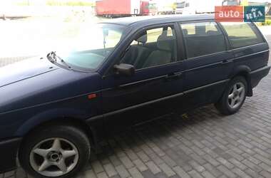 Универсал Volkswagen Passat 1992 в 