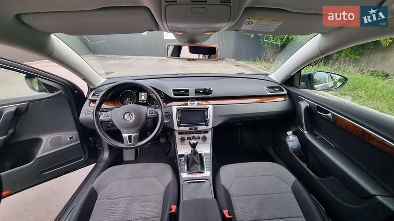 Універсал Volkswagen Passat 2011 в Києві