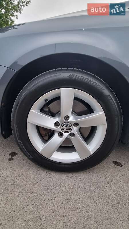 Універсал Volkswagen Passat 2011 в Києві