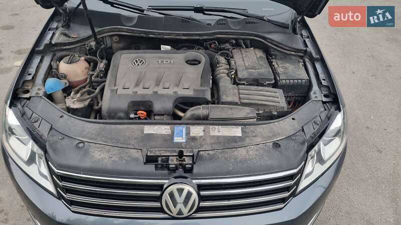 Універсал Volkswagen Passat 2011 в Києві