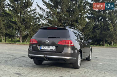 Універсал Volkswagen Passat 2012 в 