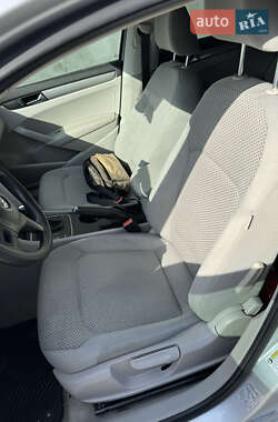 Седан Volkswagen Passat 2013 в 