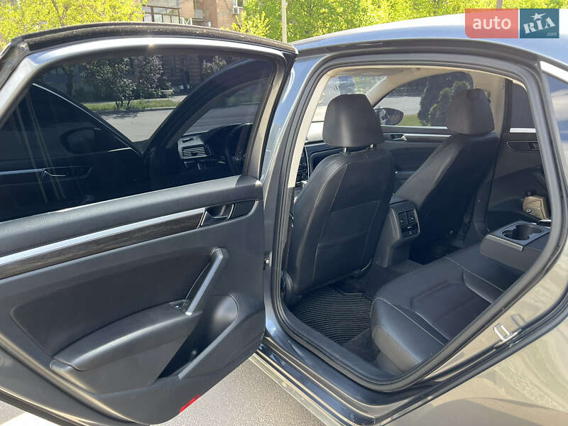 Седан Volkswagen Passat 2018 в Харькове