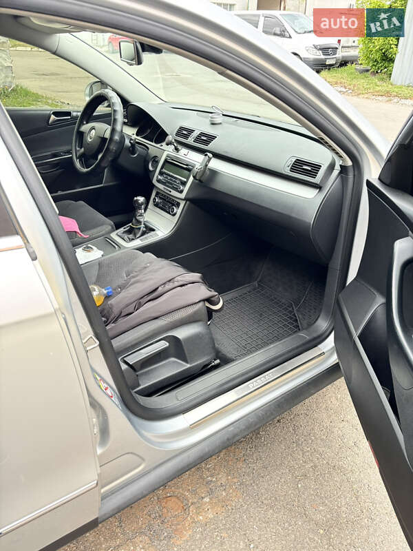 Універсал Volkswagen Passat 2010 в Вінниці