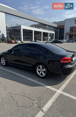 Седан Volkswagen Passat 2011 в 