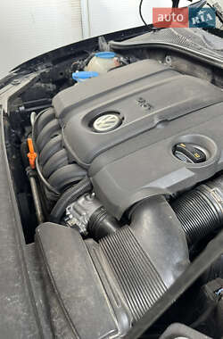 Седан Volkswagen Passat 2011 в 