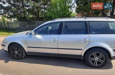 Універсал Volkswagen Passat 2003 в Новояворівську