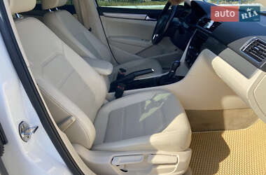 Седан Volkswagen Passat 2015 в 