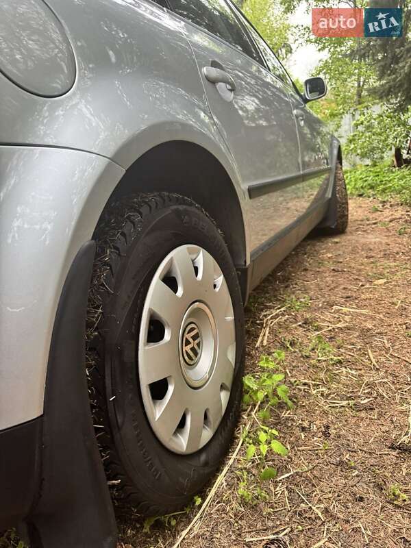 Седан Volkswagen Passat 2001 в Конотопі