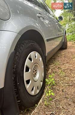Седан Volkswagen Passat 2001 в 