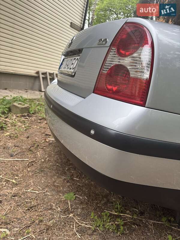 Седан Volkswagen Passat 2001 в Конотопі
