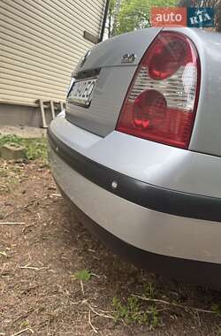 Седан Volkswagen Passat 2001 в 