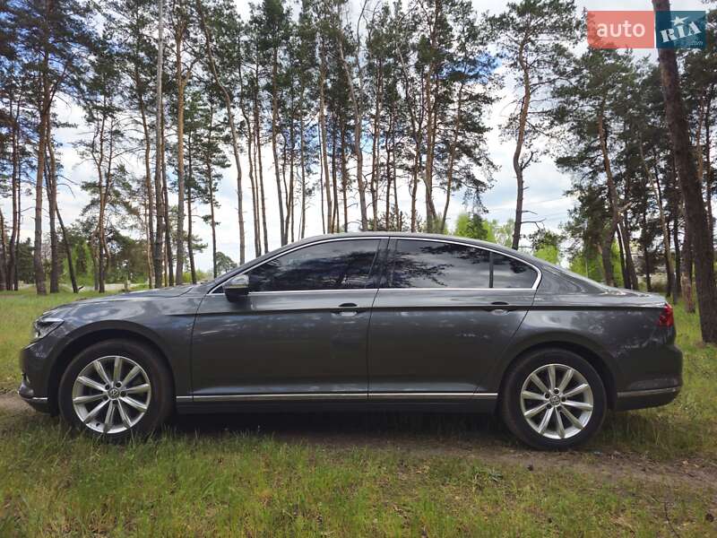 Седан Volkswagen Passat 2017 в Києві