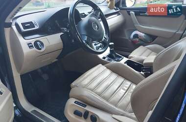 Седан Volkswagen Passat 2011 в Львові